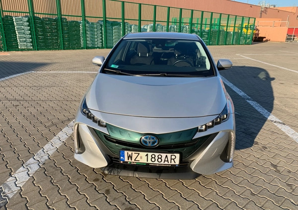 Toyota Prius cena 79000 przebieg: 79000, rok produkcji 2018 z Łomianki małe 667